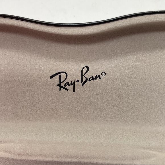 Rayban Hard Glasses Case Clamshell Closure Black Embossed with cleaning cloth - Picture 4 of 6